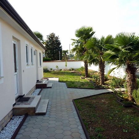 Palme Villa Пореч Екстериор снимка